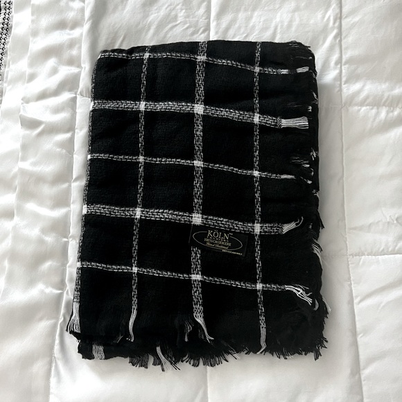 Accessories - 100% Cashmere Scarf